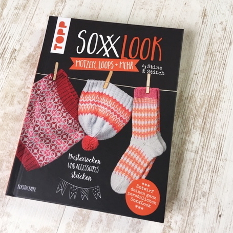 Buch "SoxxLook Mützen, Loops und mehr" by Stine & Stitch