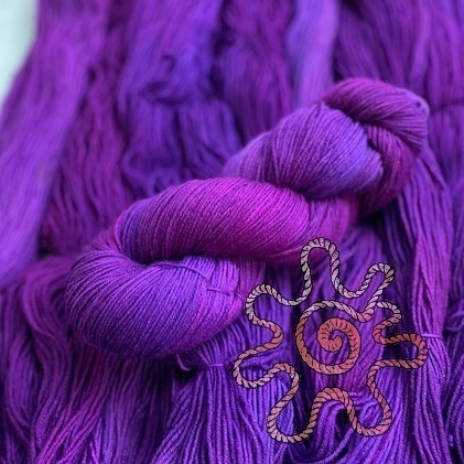 "lila Laune" handgefärbte Merinowolle (420m/100g)
